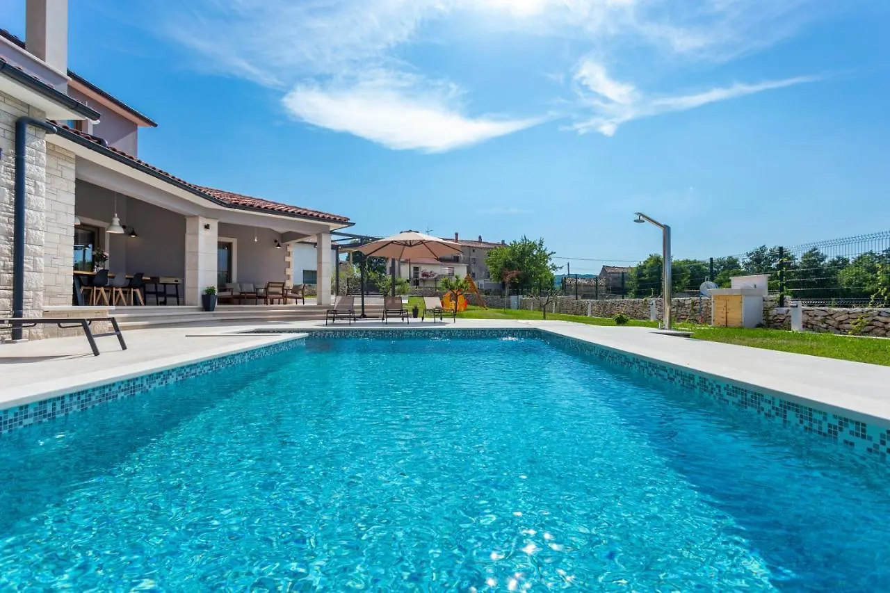 Amazing Design Villa Aeris With Private Pool, High Level Of Privacy - Wiibuk Sumber