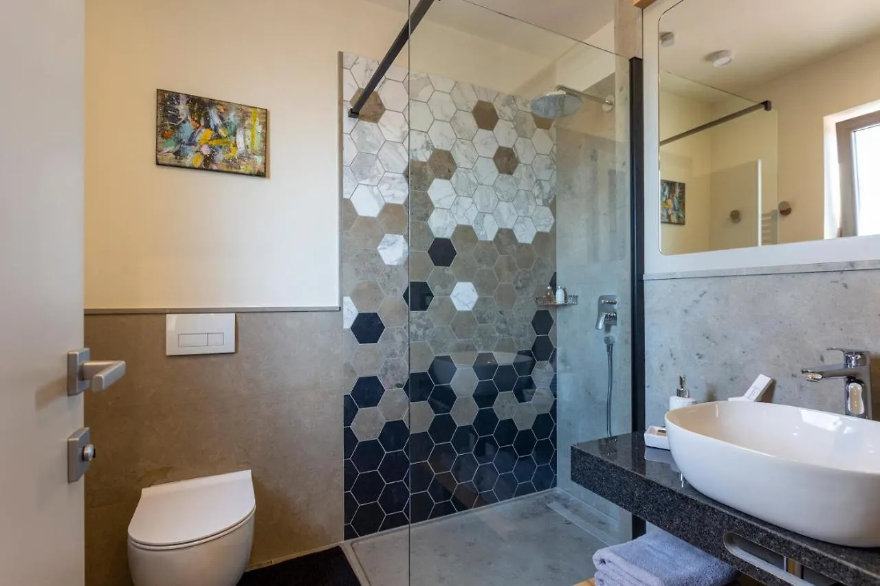 Amazing Design Villa Aeris With Private Pool, High Level Of Privacy - Wiibuk Sumber 0*,