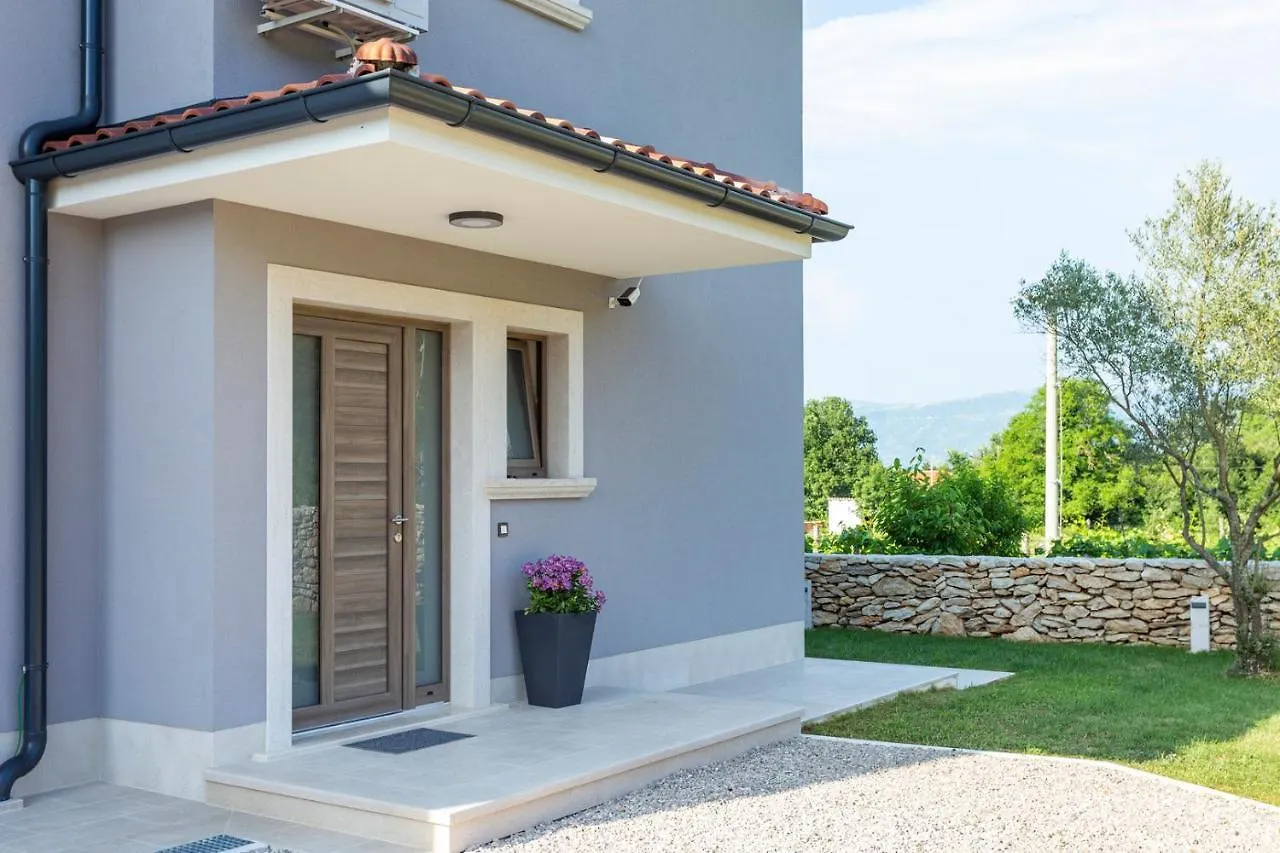 Amazing Design Villa Aeris With Private Pool, High Level Of Privacy - Wiibuk Sumber